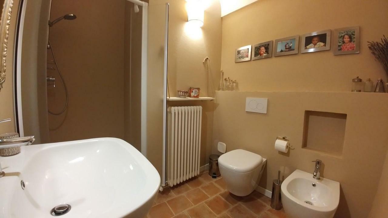 La Casa Del Movimento Lento Bed & Breakfast Roppolo Bagian luar foto